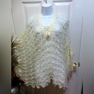 🎉 HOST PICK 🎉 Steve Madden Cream CoverUp FRINGE PONCHO Crochet Open Knit Ruana